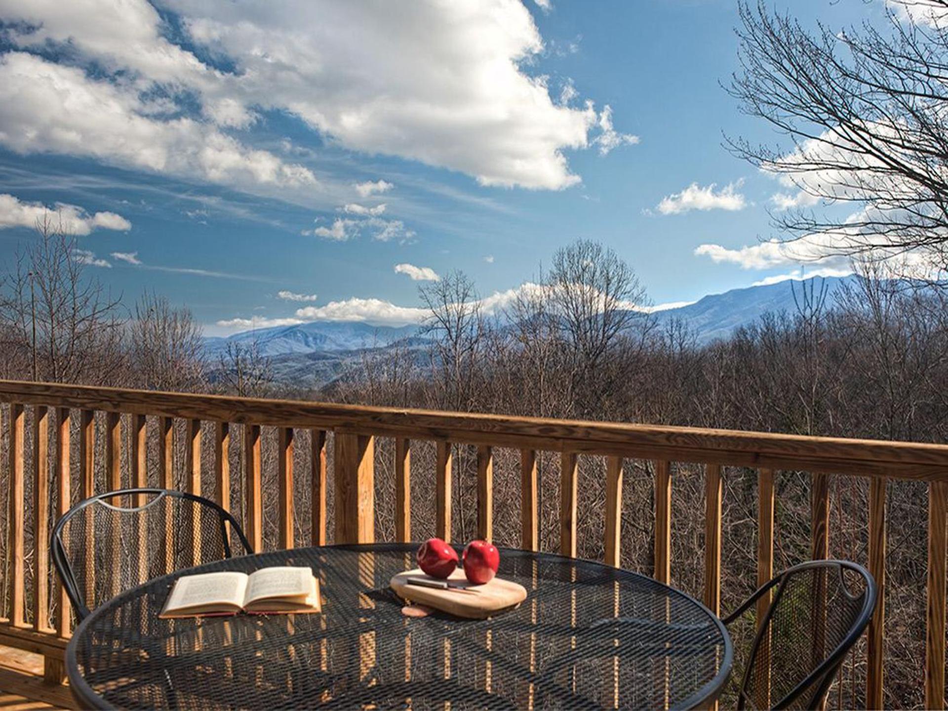 Beautiful Mountain Views And Privacy. Minutes To Downtown And National Park * Gatlinburg