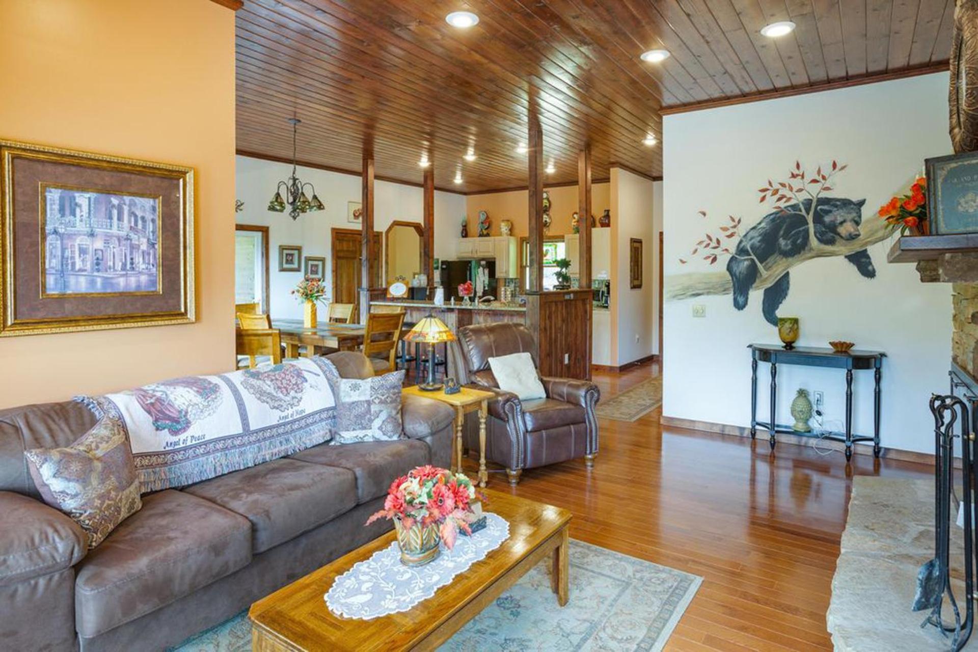 Beautiful Mountain Views And Privacy. Minutes To Downtown And National Park Chalet