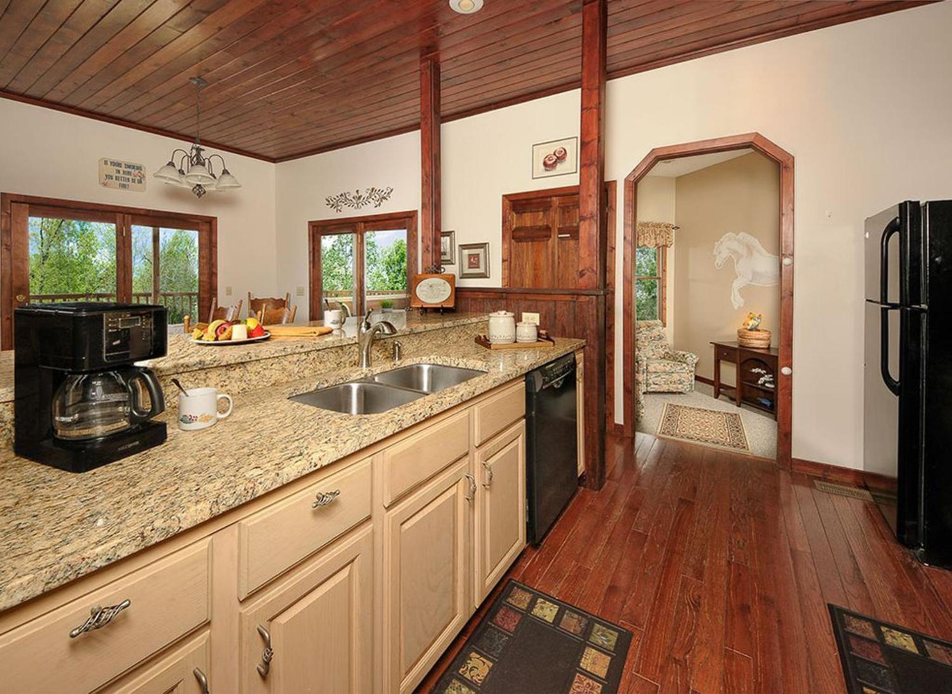 Chalet Beautiful Mountain Views And Privacy. Minutes To Downtown And National Park