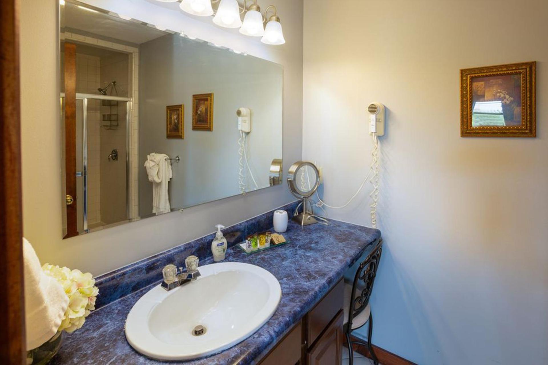 Beautiful Mountain Views And Privacy. Minutes To Downtown And National Park * Gatlinburg