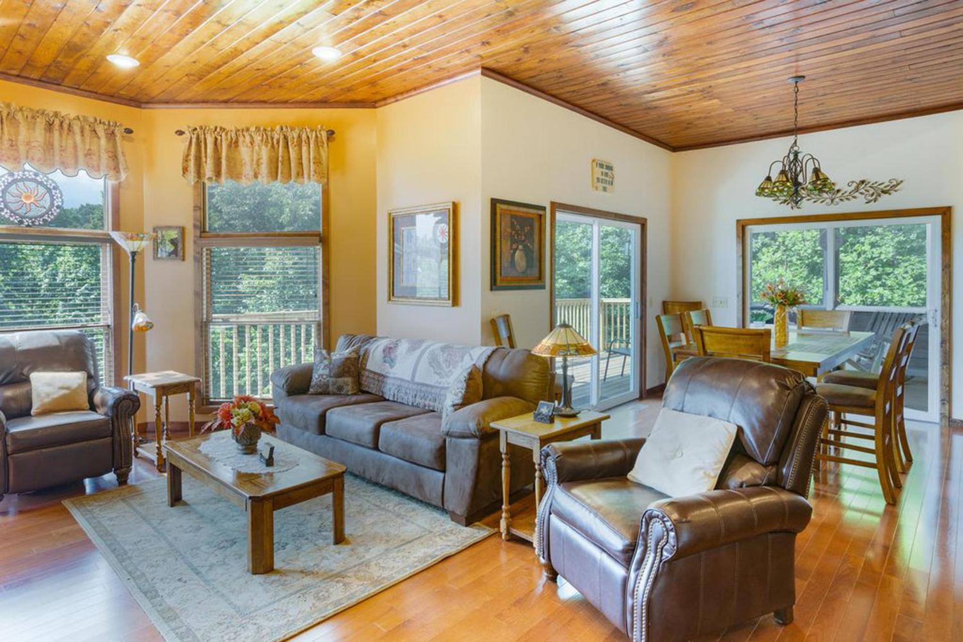 Chalet Beautiful Mountain Views And Privacy. Minutes To Downtown And National Park *