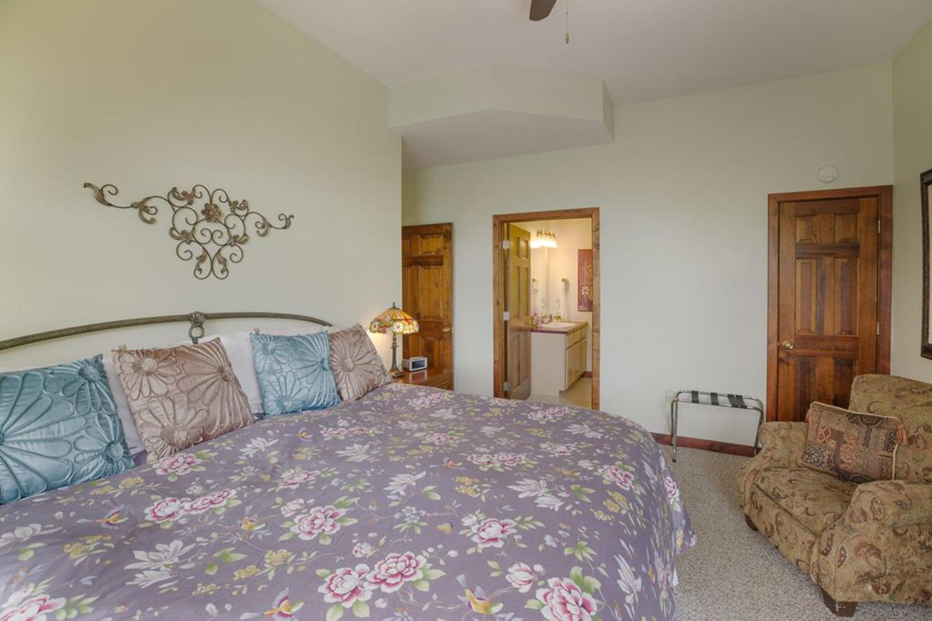 Beautiful Mountain Views And Privacy. Minutes To Downtown And National Park