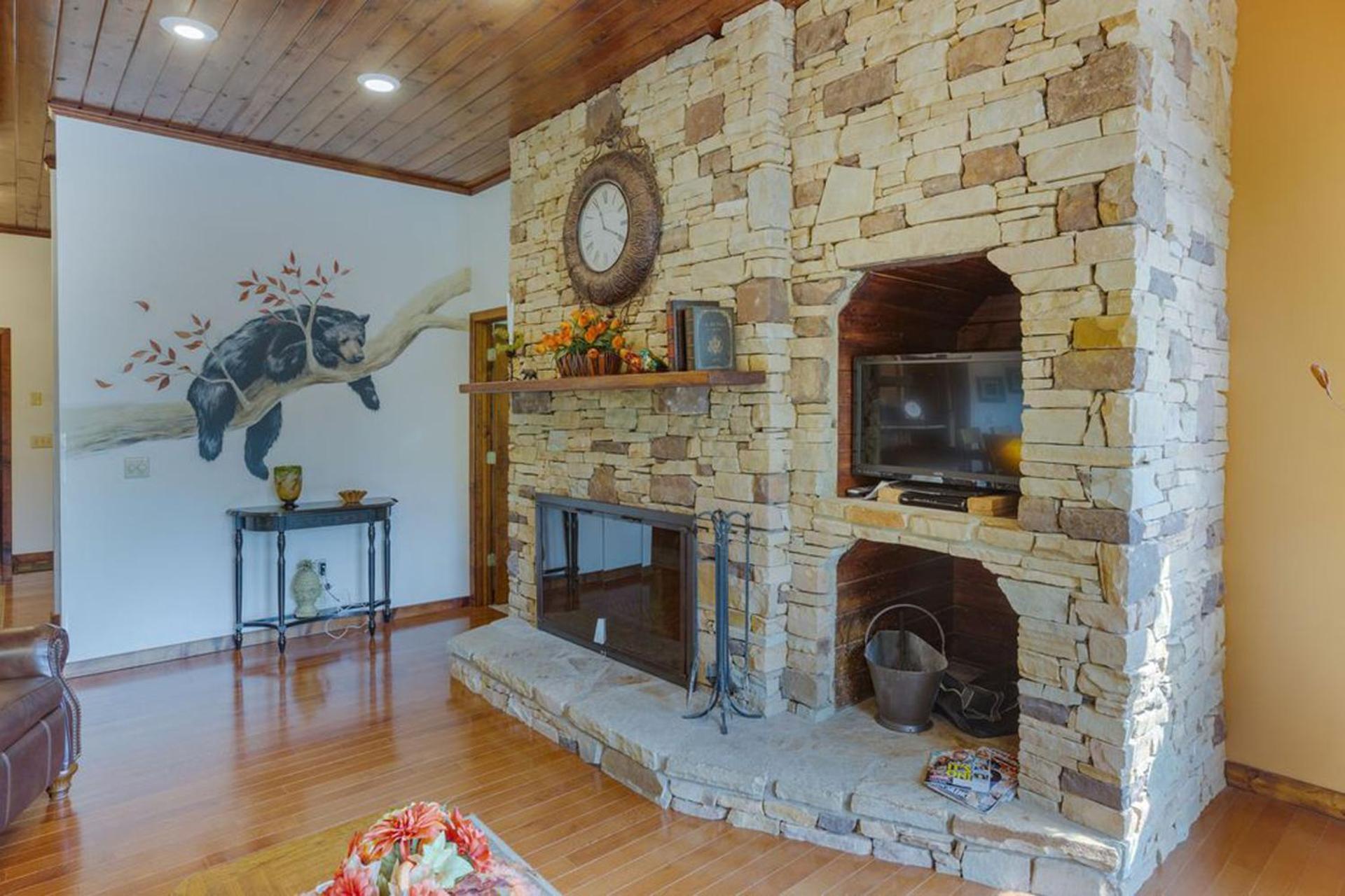 Beautiful Mountain Views And Privacy. Minutes To Downtown And National Park * Gatlinburg