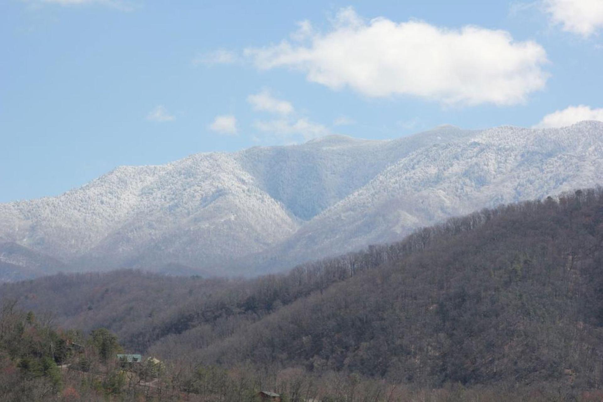 Mountain Haven - Relax & Enjoy Amazing 180 Degree Views Of Mt Leconte Holiday home *