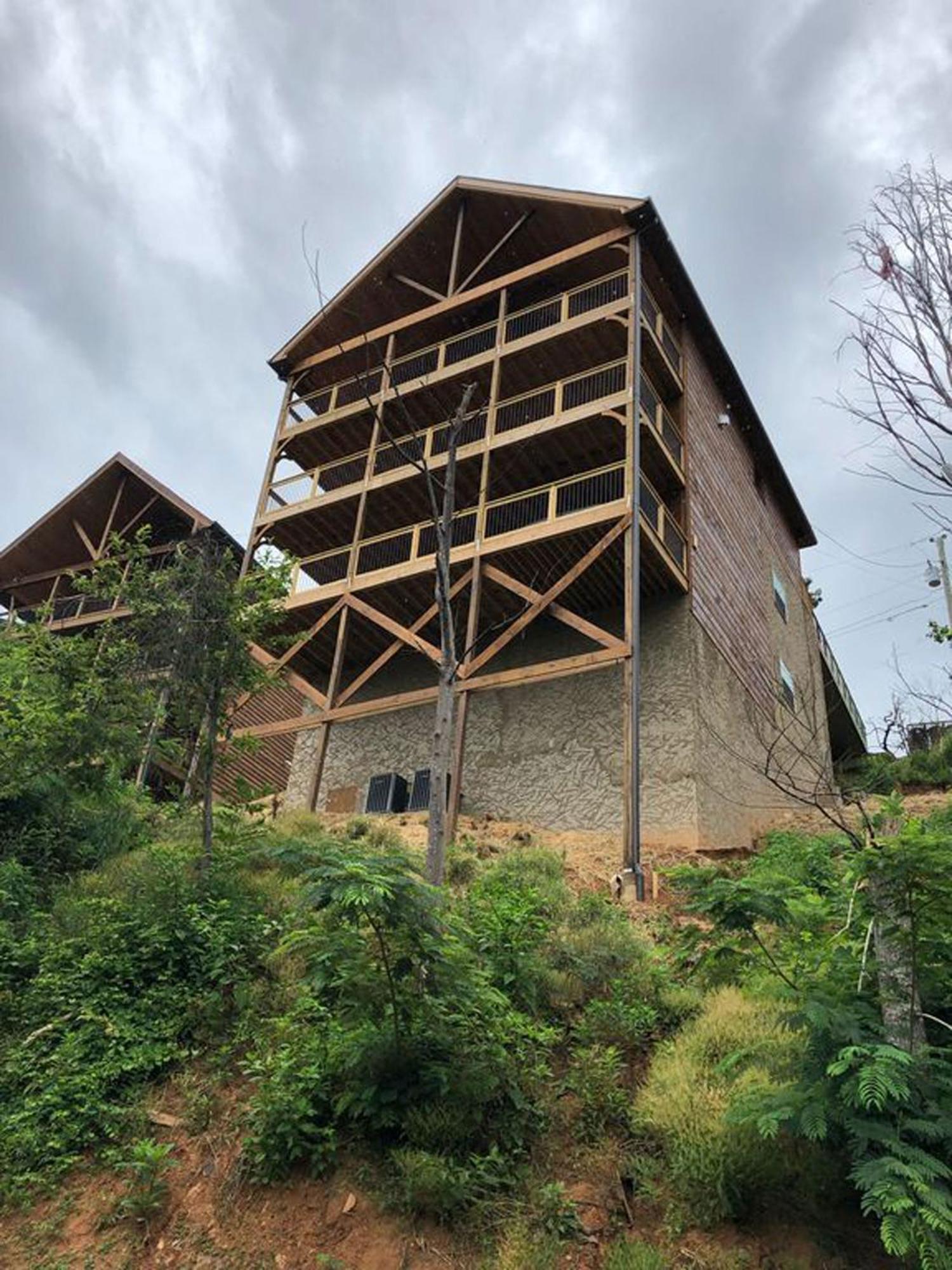 Mountain Haven - Relax & Enjoy Amazing 180 Degree Views Of Mt Leconte Holiday home *
