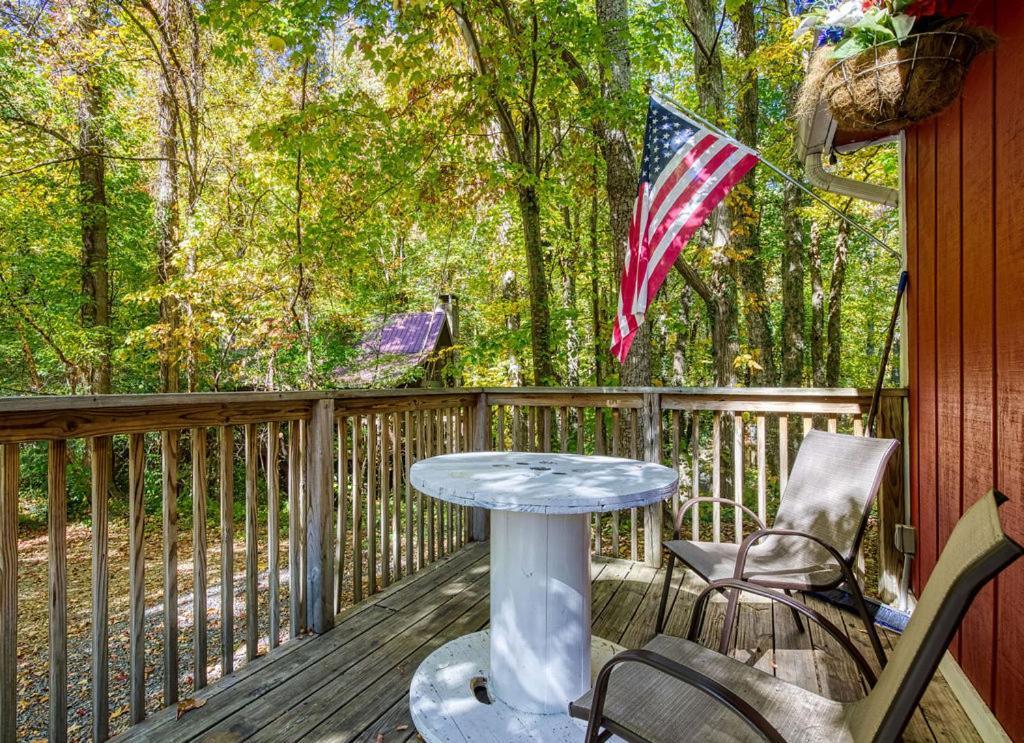 Four Bears Den, Hot Tub, 1089 Of Free Attraction Tickets For Each Paid Day, Dollywood And *