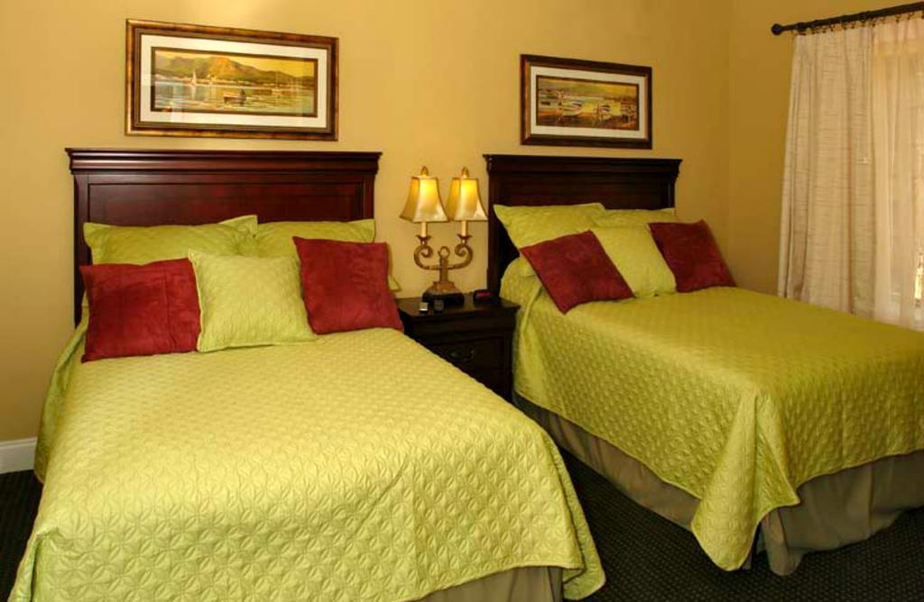 Summit Manor Apartment *