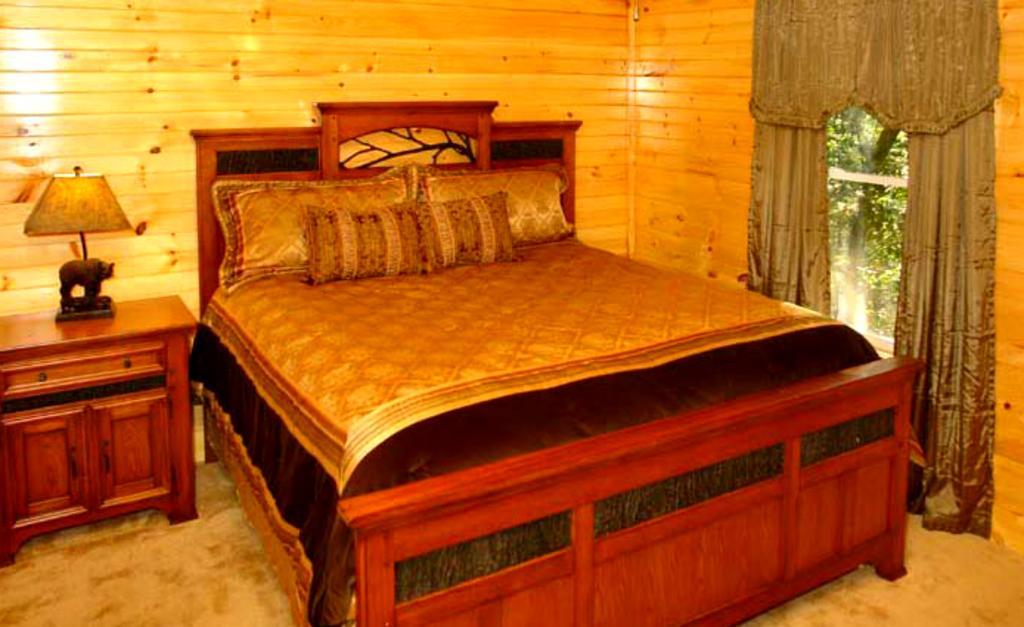 Summit Manor Apartment *