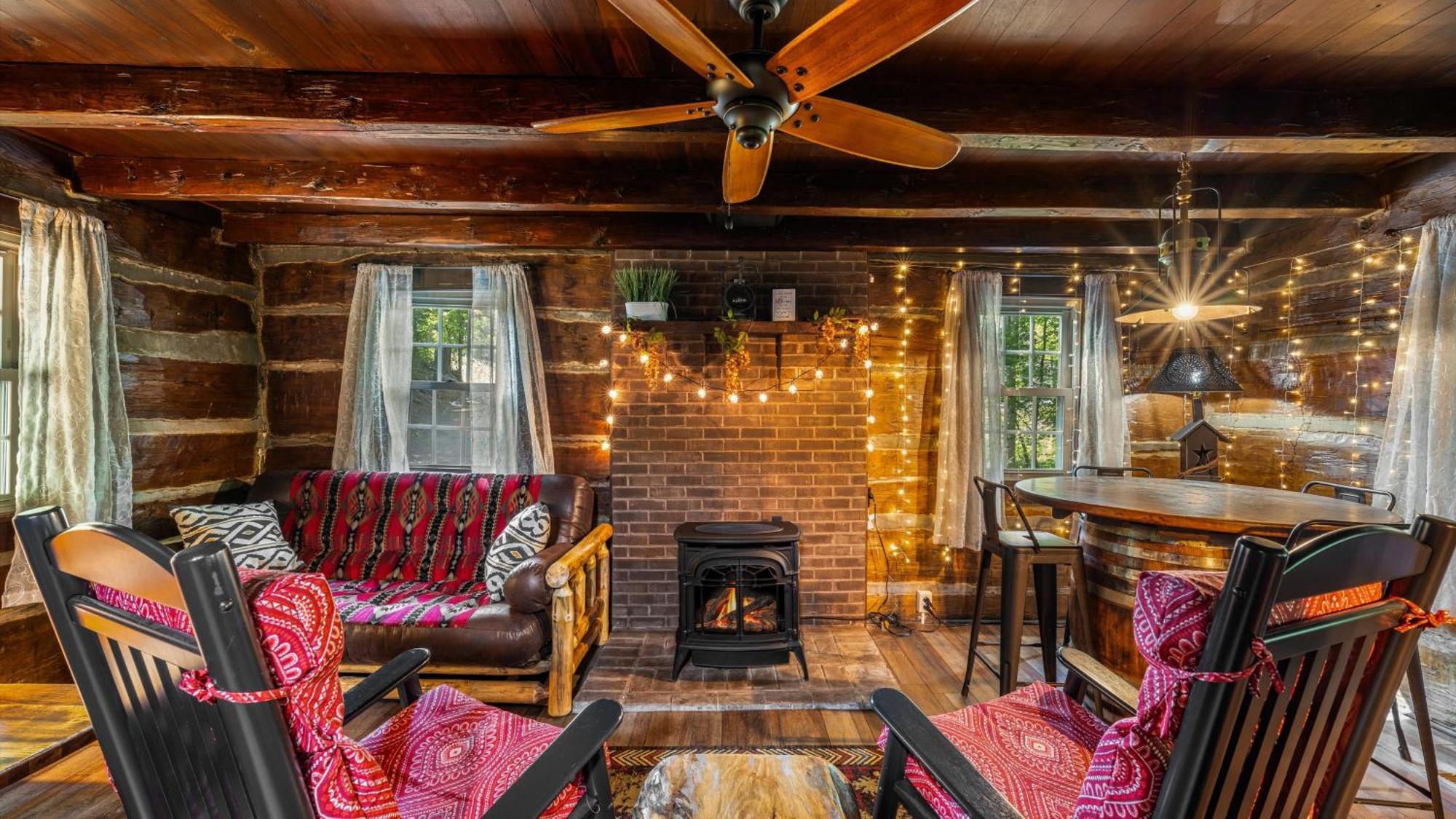 Smoky Speakeasy 2 2 Hot Tubs And Private Pool Holiday home *