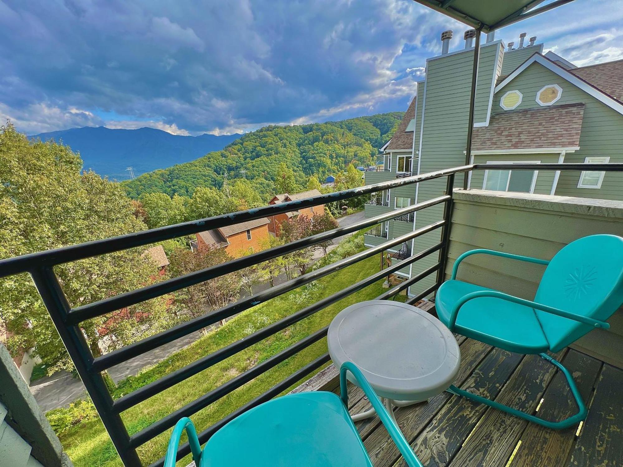 Smoky Summit * Gatlinburg