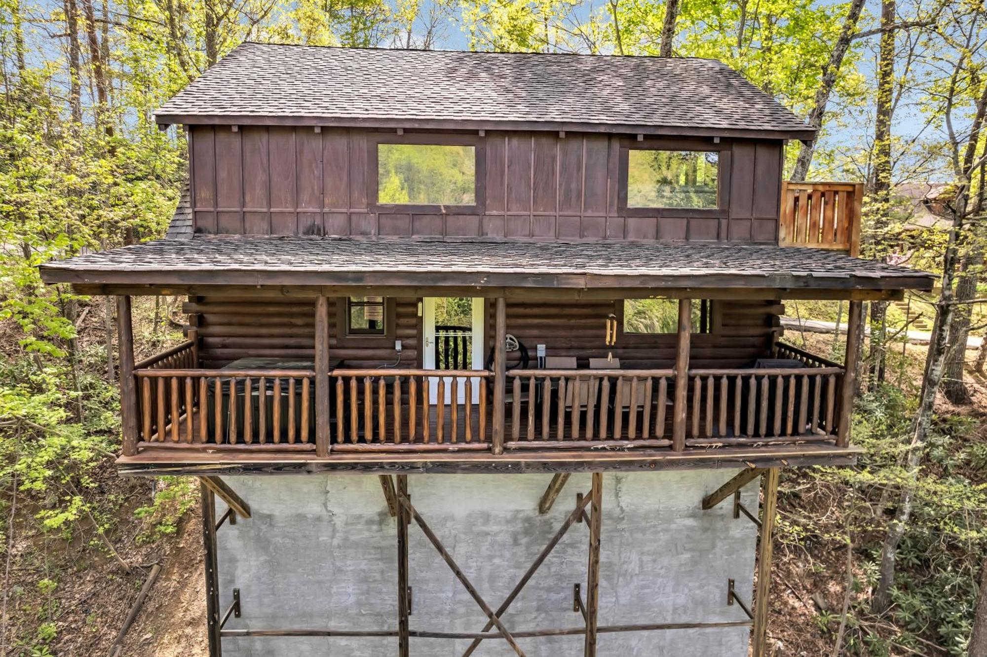 Holiday home Bucky's Bungalow, Hot Tub, 1089 Of Free Attraction Tickets For Each Paid Day, Dollywood And More! Gatlinburg