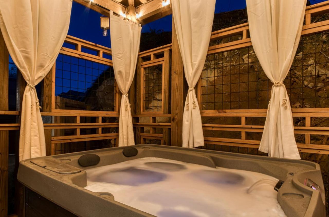 Moonshiners Hideout Hot Tub Game Pool *
