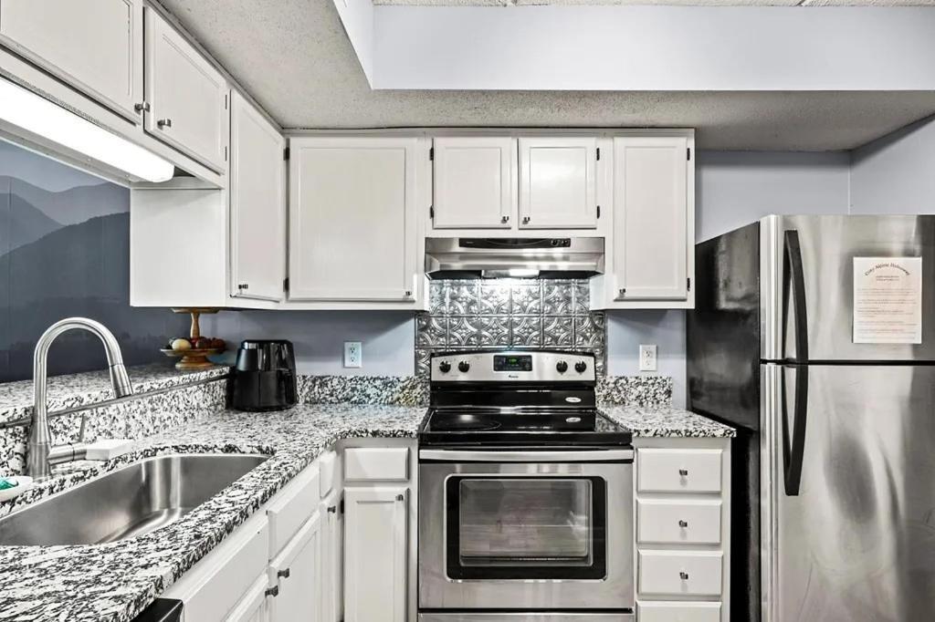Apartment Views & Fireplace - Minutes To Gburg And Ober -
