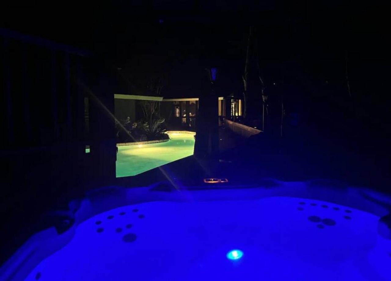 Smoky Speakeasy 2 2 Hot Tubs And Private Pool Holiday home *