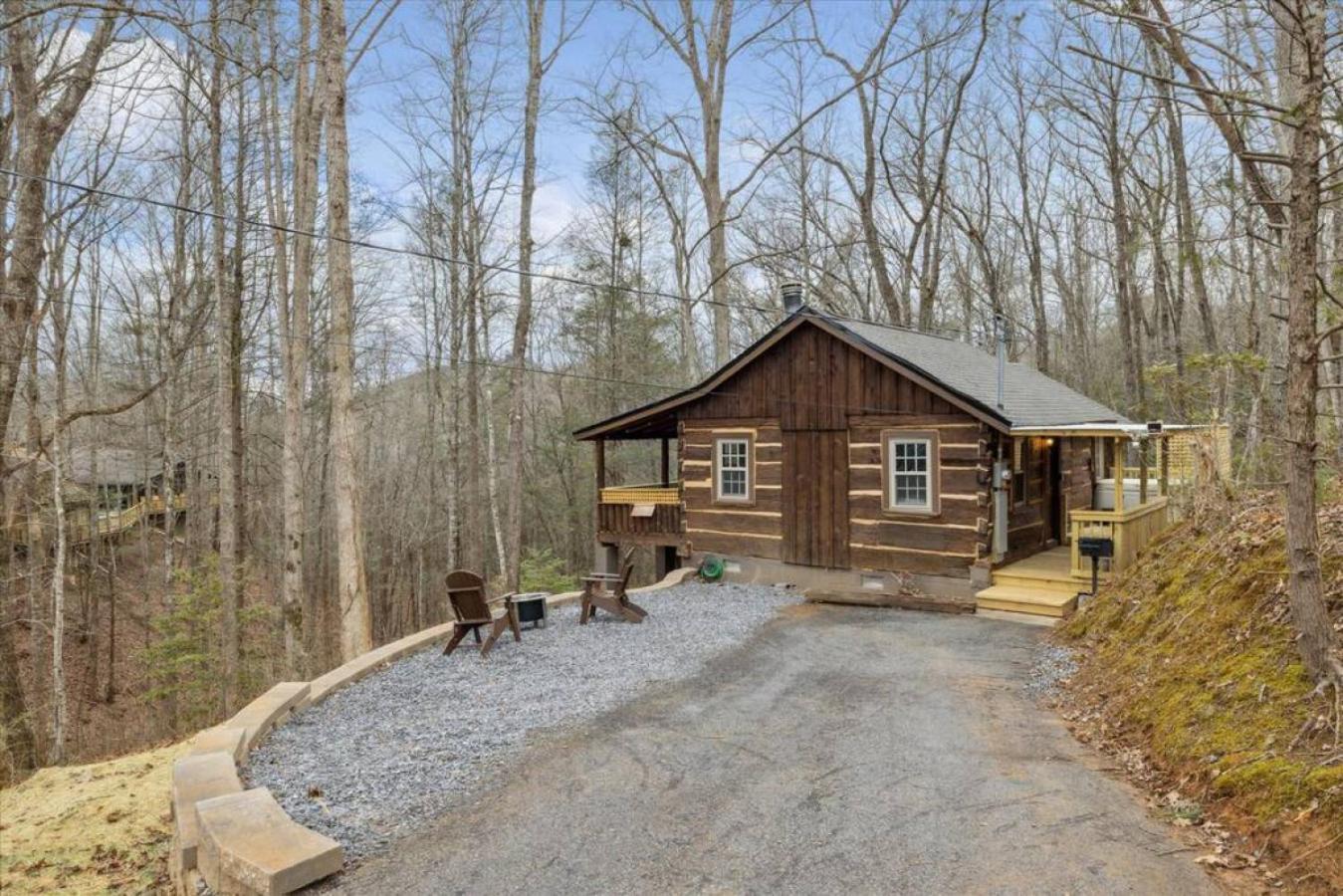Smoky Speakeasy 2 2 Hot Tubs And Private Pool Gatlinburg