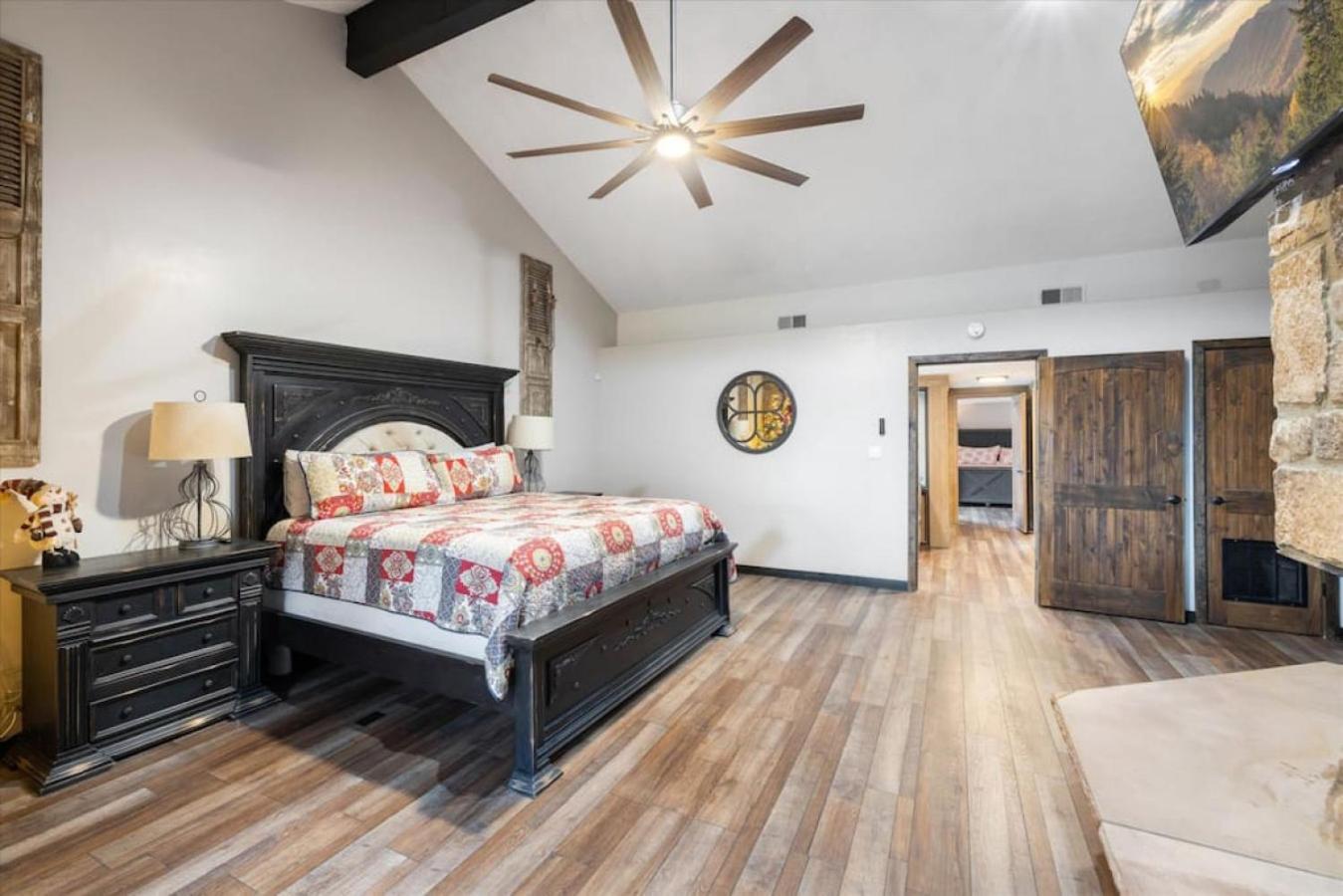 Smoky Speakeasy 2 2 Hot Tubs And Private Pool