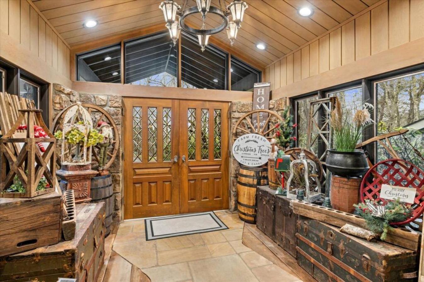 Smoky Speakeasy 2 2 Hot Tubs And Private Pool Holiday home
