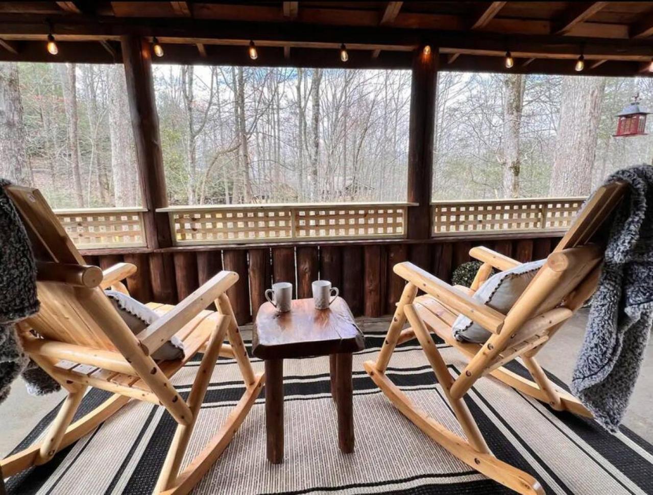 Holiday home Smoky Speakeasy 2 2 Hot Tubs And Private Pool