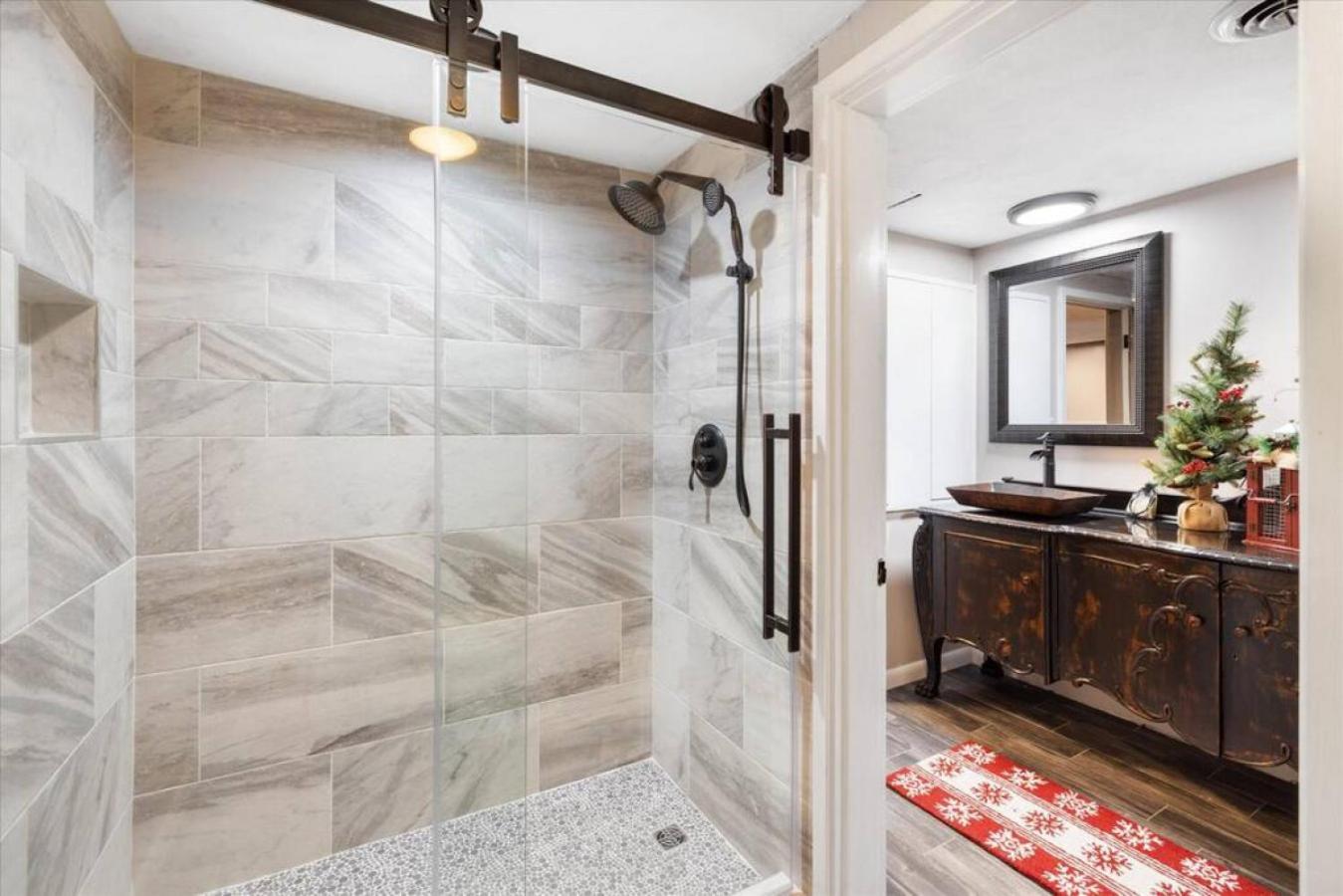 Holiday home Smoky Speakeasy 2 2 Hot Tubs And Private Pool *