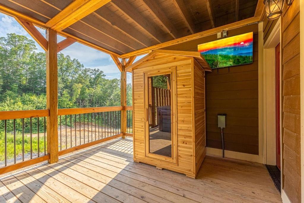 Brandon's Mountain Retreat Gatlinburg