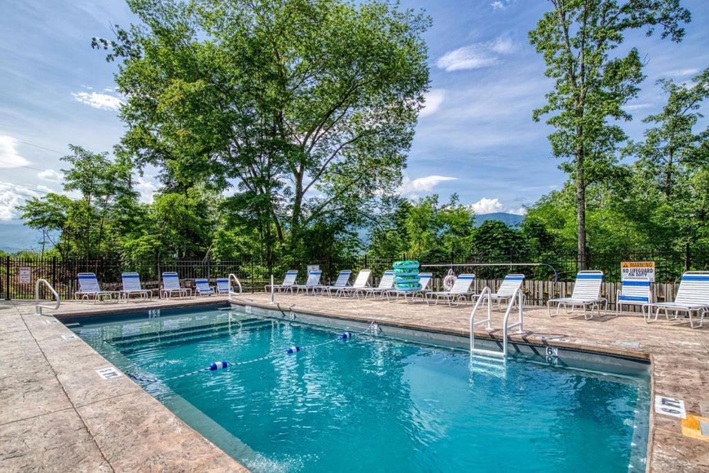 Bucky's Bungalow, Hot Tub, 1089 Of Free Attraction Tickets For Each Paid Day, Dollywood And More! *