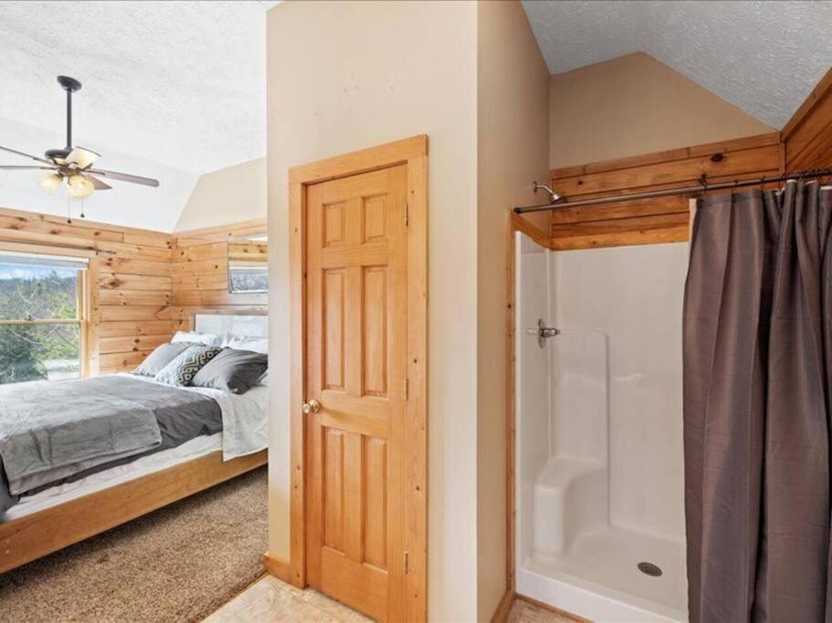 Holiday home Breathtaking Views Of The Smokies, 3 Mins To
