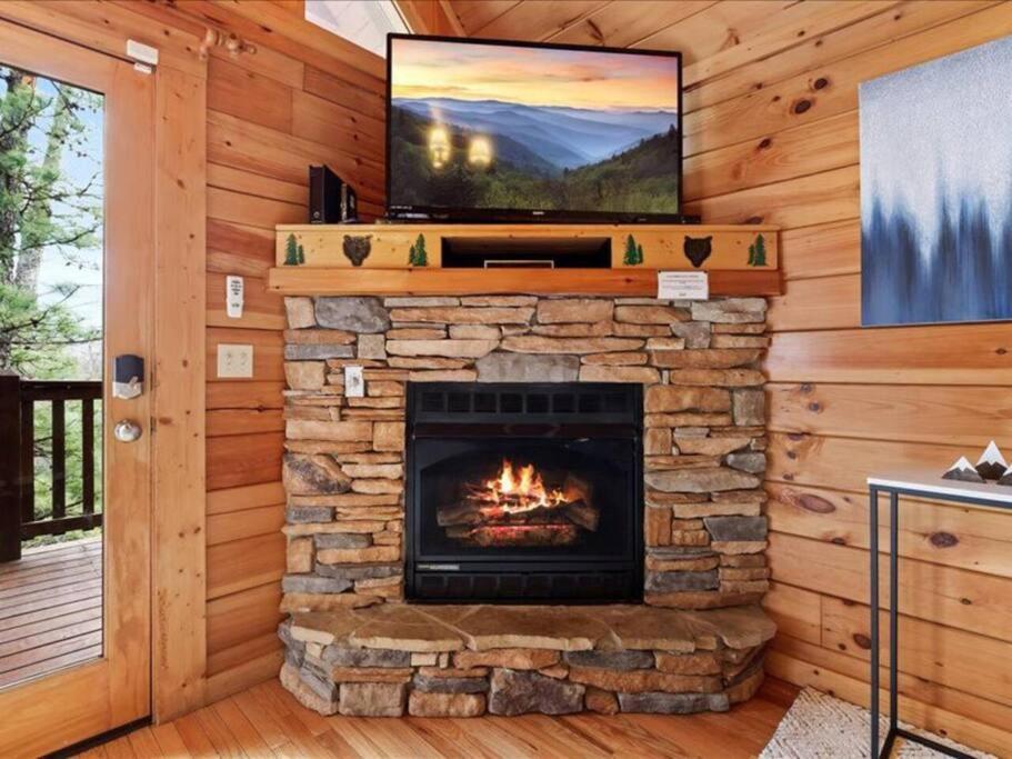 Holiday home Breathtaking Views Of The Smokies, 3 Mins To Gatlinburg