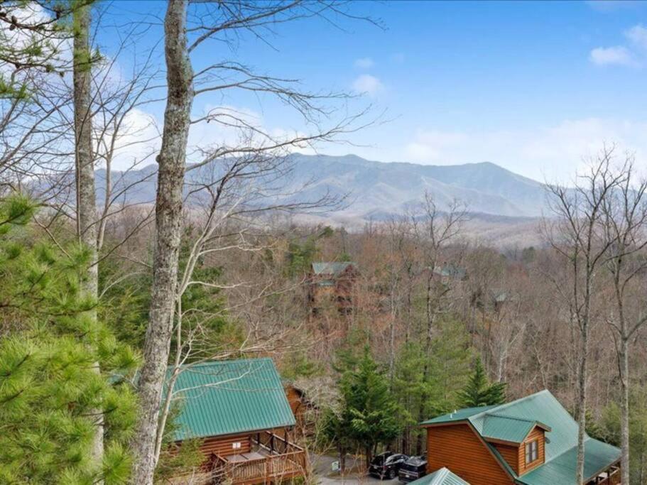 Breathtaking Views Of The Smokies, 3 Mins To Holiday home