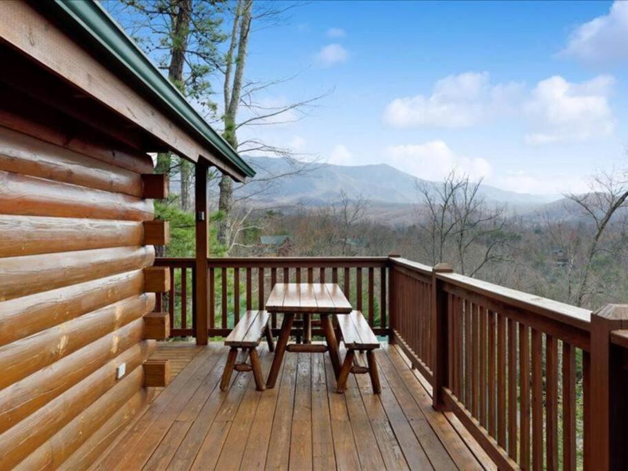 Breathtaking Views Of The Smokies, 3 Mins To