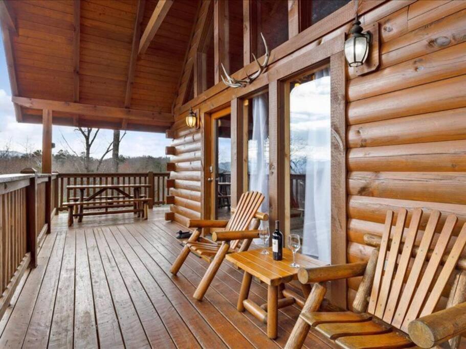 Holiday home Breathtaking Views Of The Smokies, 3 Mins To Gatlinburg