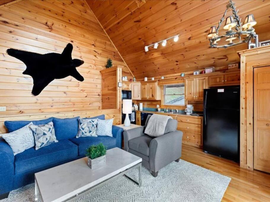 Holiday home Breathtaking Views Of The Smokies, 3 Mins To *
