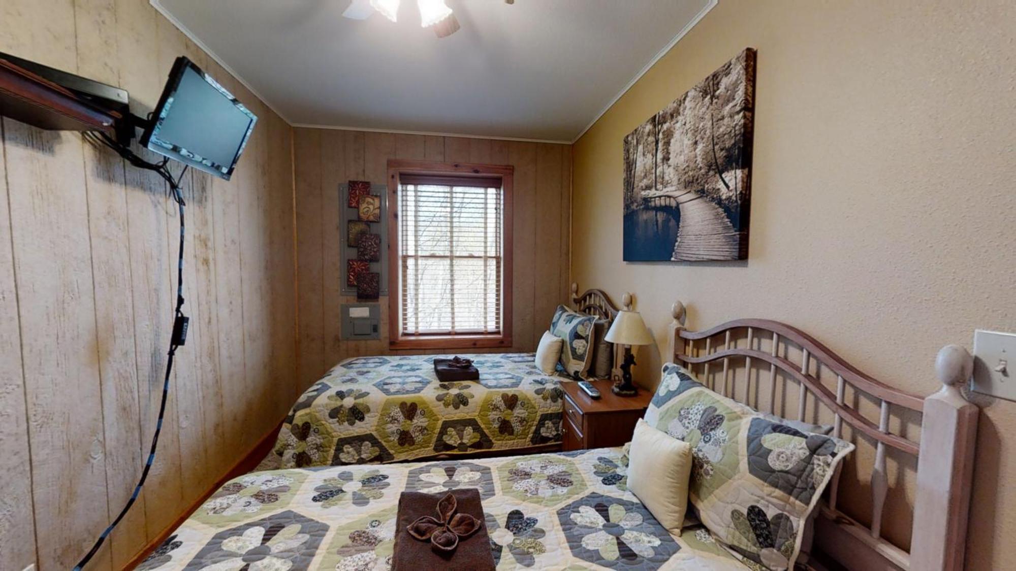 Bear Cave Holiday home *