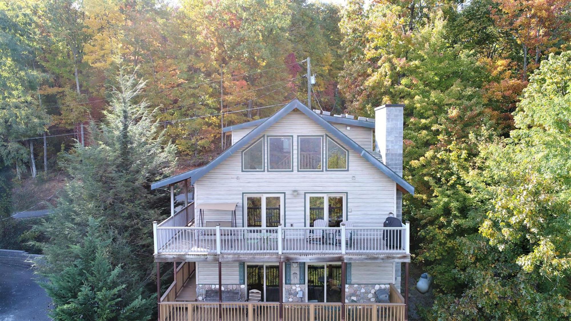 Bear Cave Holiday home