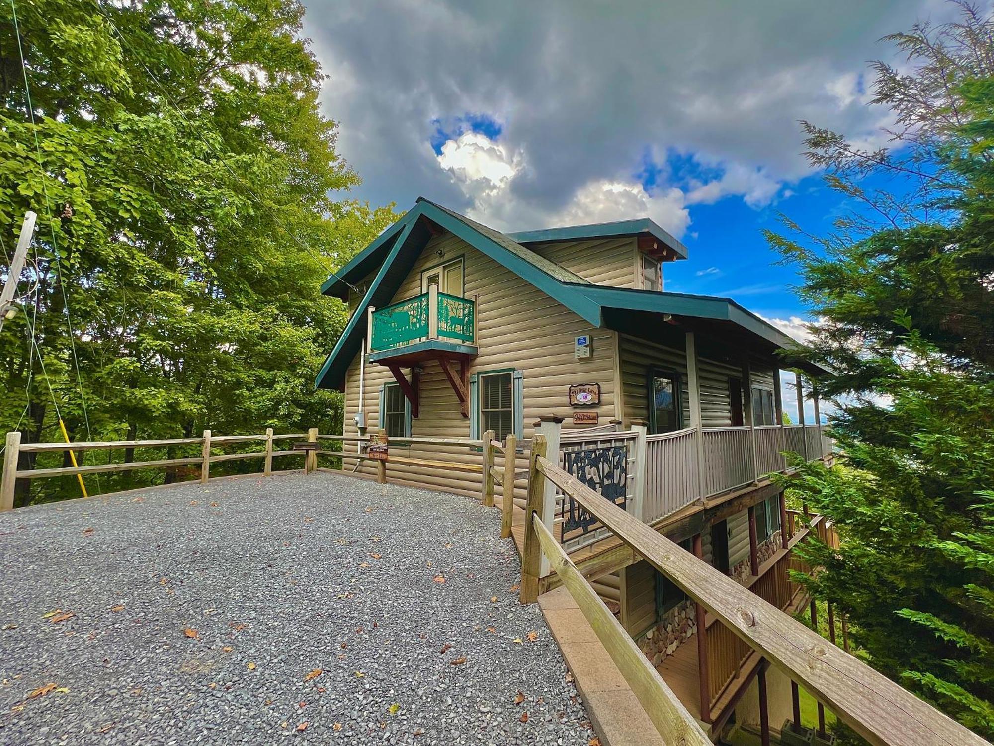 Bear Cave Holiday home *