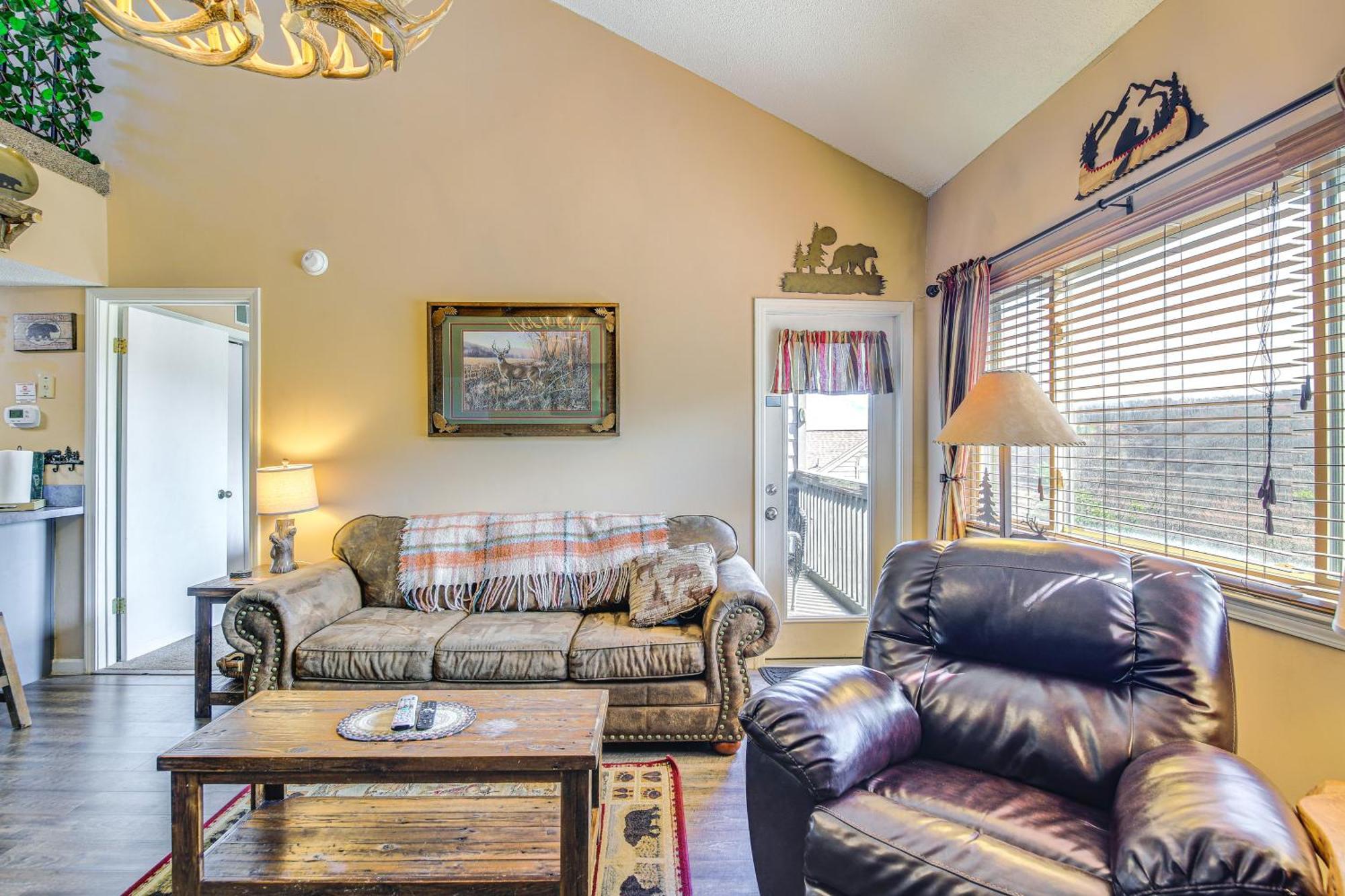 Apartment With Balcony 4 Mi To Downtown! *