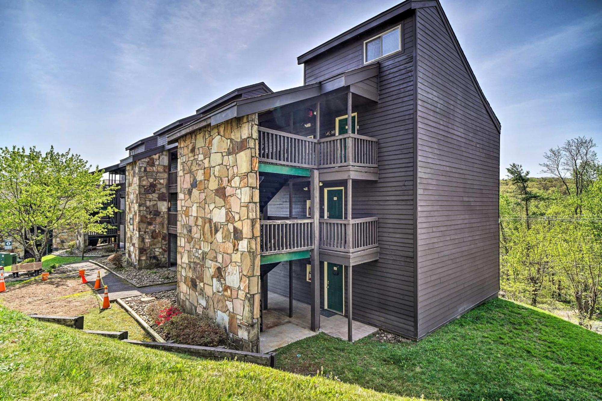 Apartment With Balcony 4 Mi To Downtown! Gatlinburg