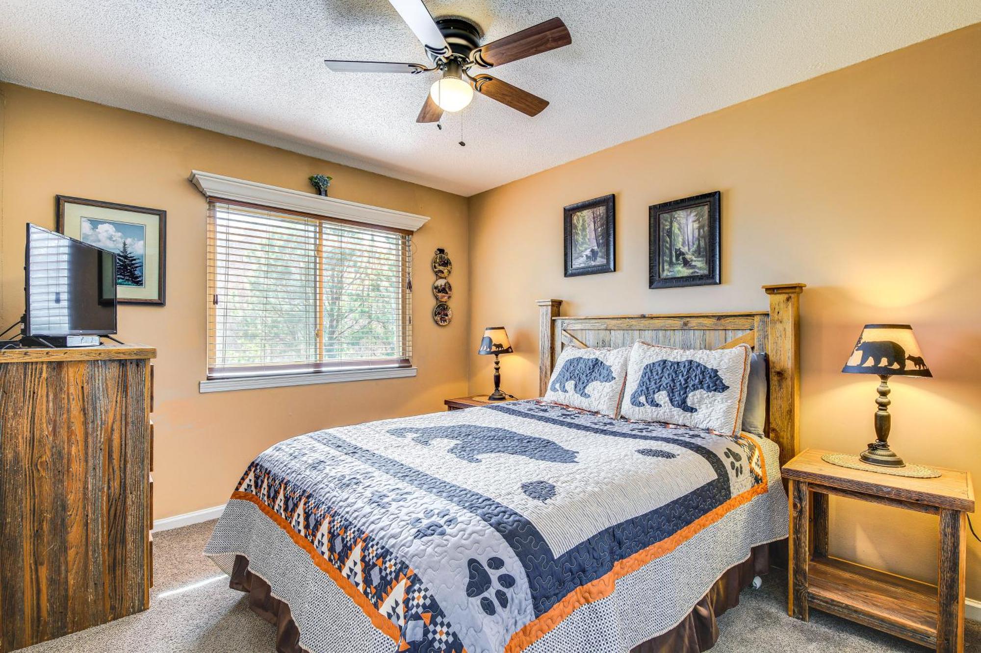 Apartment With Balcony 4 Mi To Downtown! *