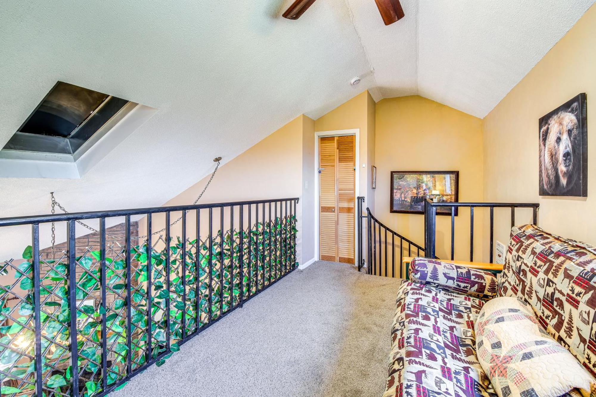 With Balcony 4 Mi To Downtown! * Gatlinburg