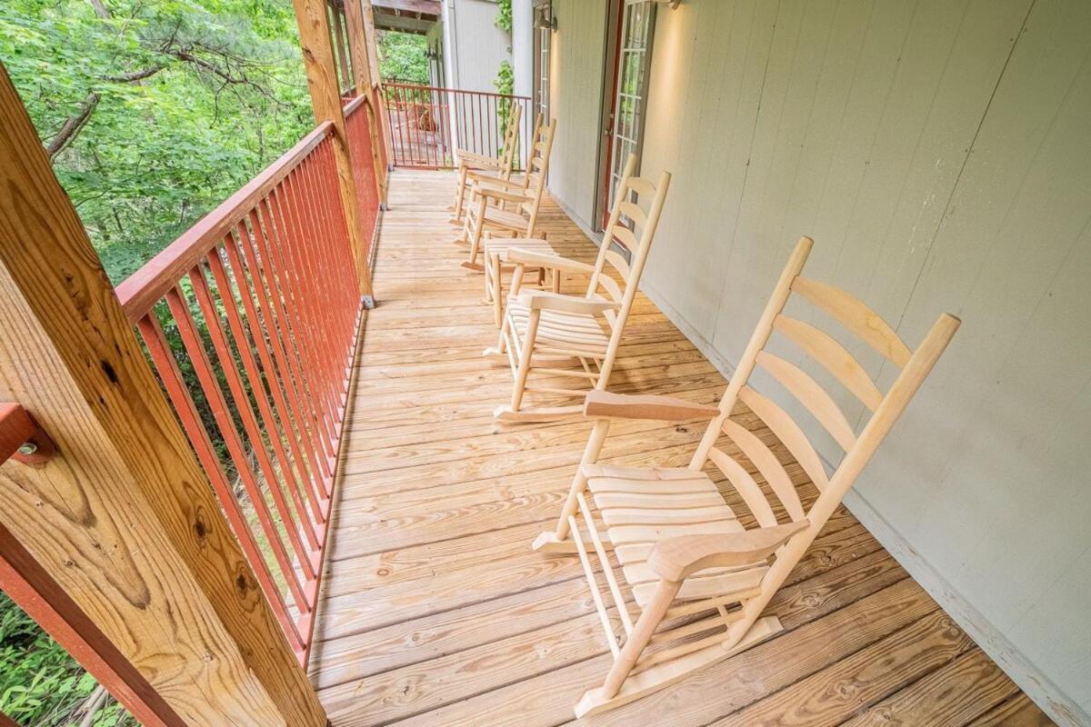 C In The Art & Craft Community Gatlinburg