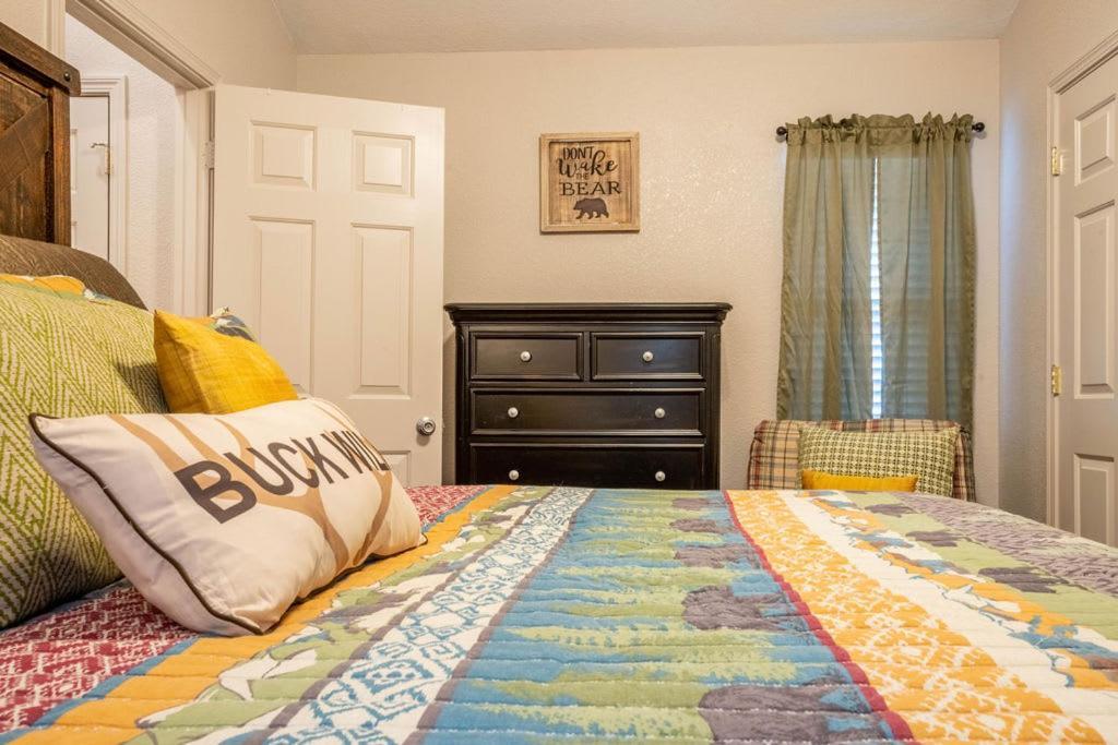 Holiday home Sasquatch B Sleeps 11 *