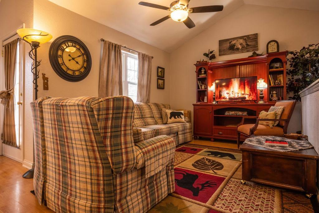 Sasquatch B Sleeps 11 Holiday home Gatlinburg