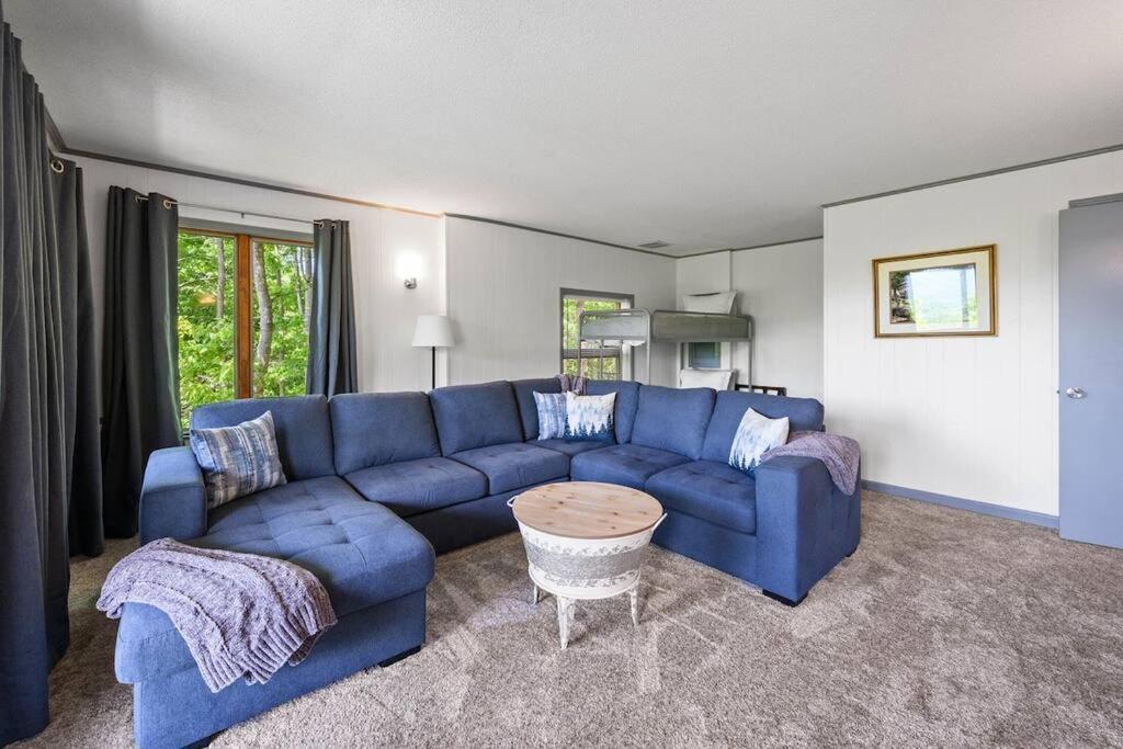 Access To 3 Pools & Pickleball! View! Shuffleboard! Arcade! Hot Tub! * Gatlinburg