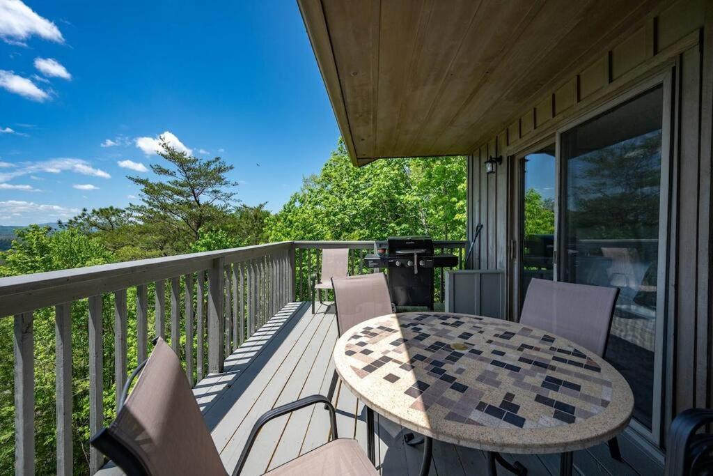 Holiday home Access To 3 Pools & Pickleball! View! Shuffleboard! Arcade! Hot Tub! *