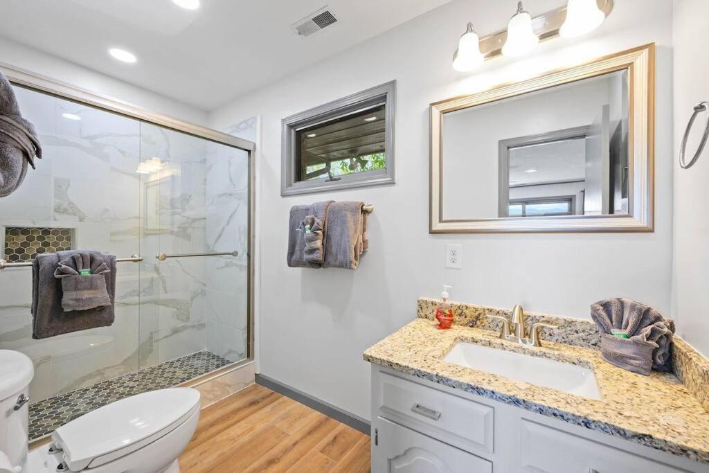 Access To 3 Pools & Pickleball! View! Shuffleboard! Arcade! Hot Tub! Holiday home *