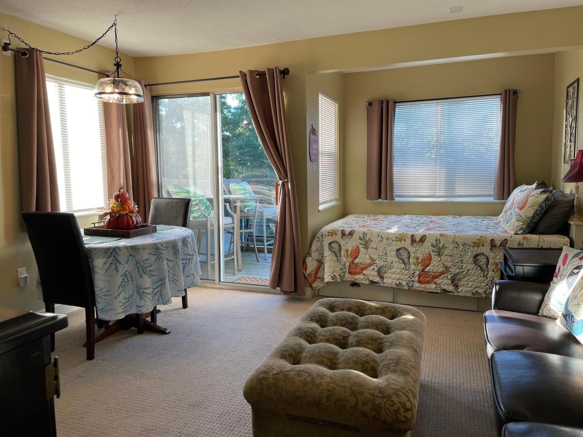 Summit Getaway For 2 With Amazing View! *