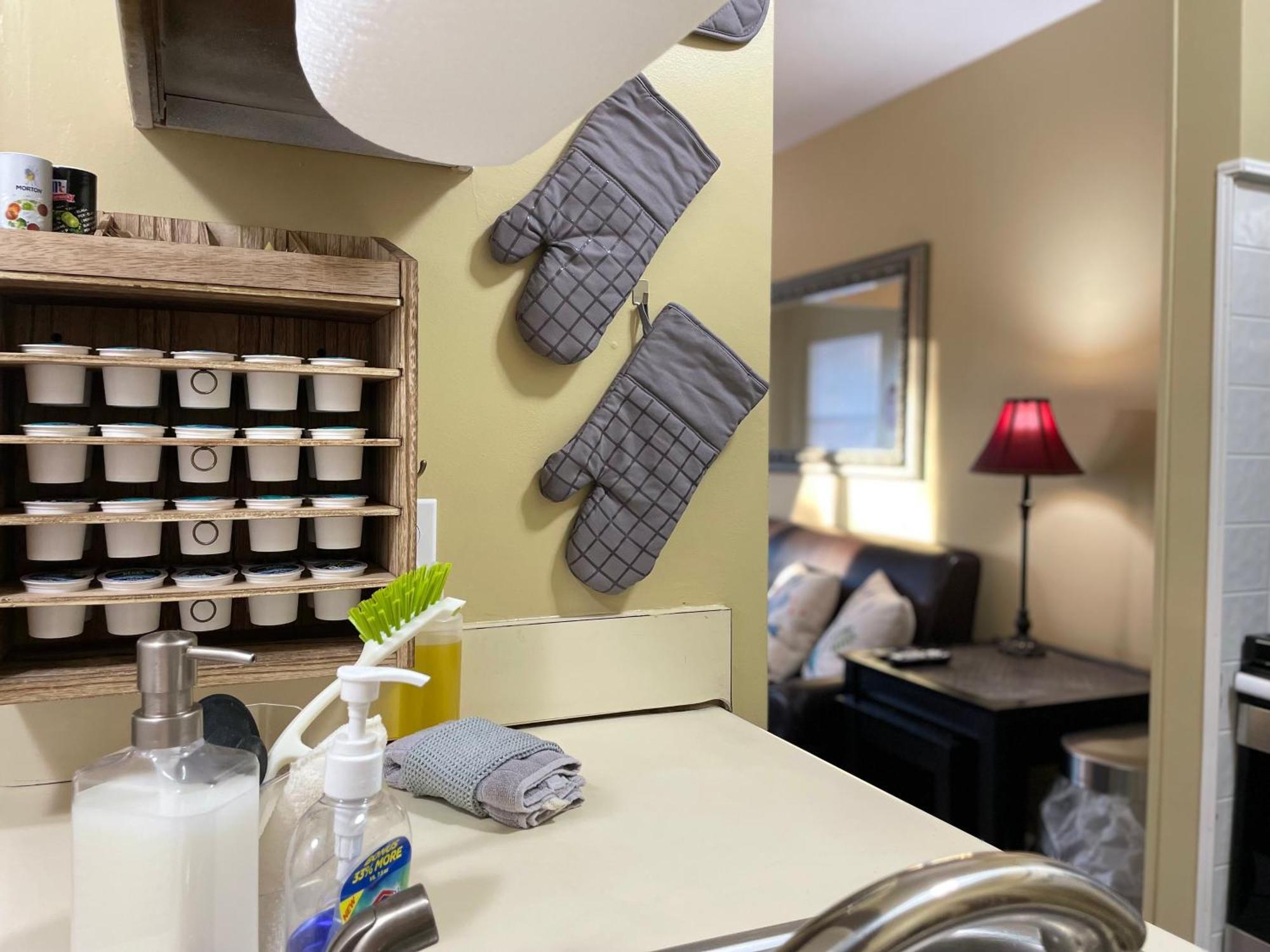 Apartment Summit Getaway For 2 With Amazing View! *