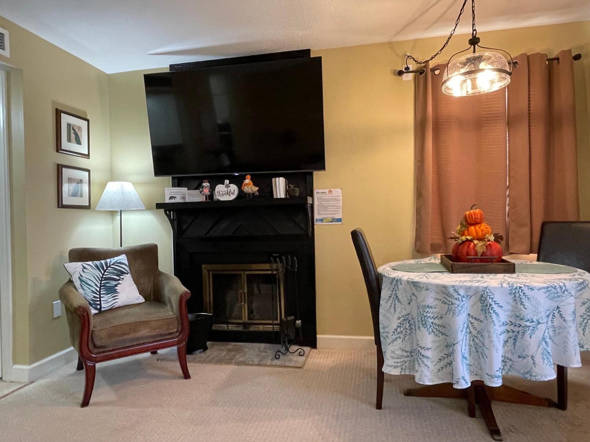 Summit Getaway For 2 With Amazing View! Apartment