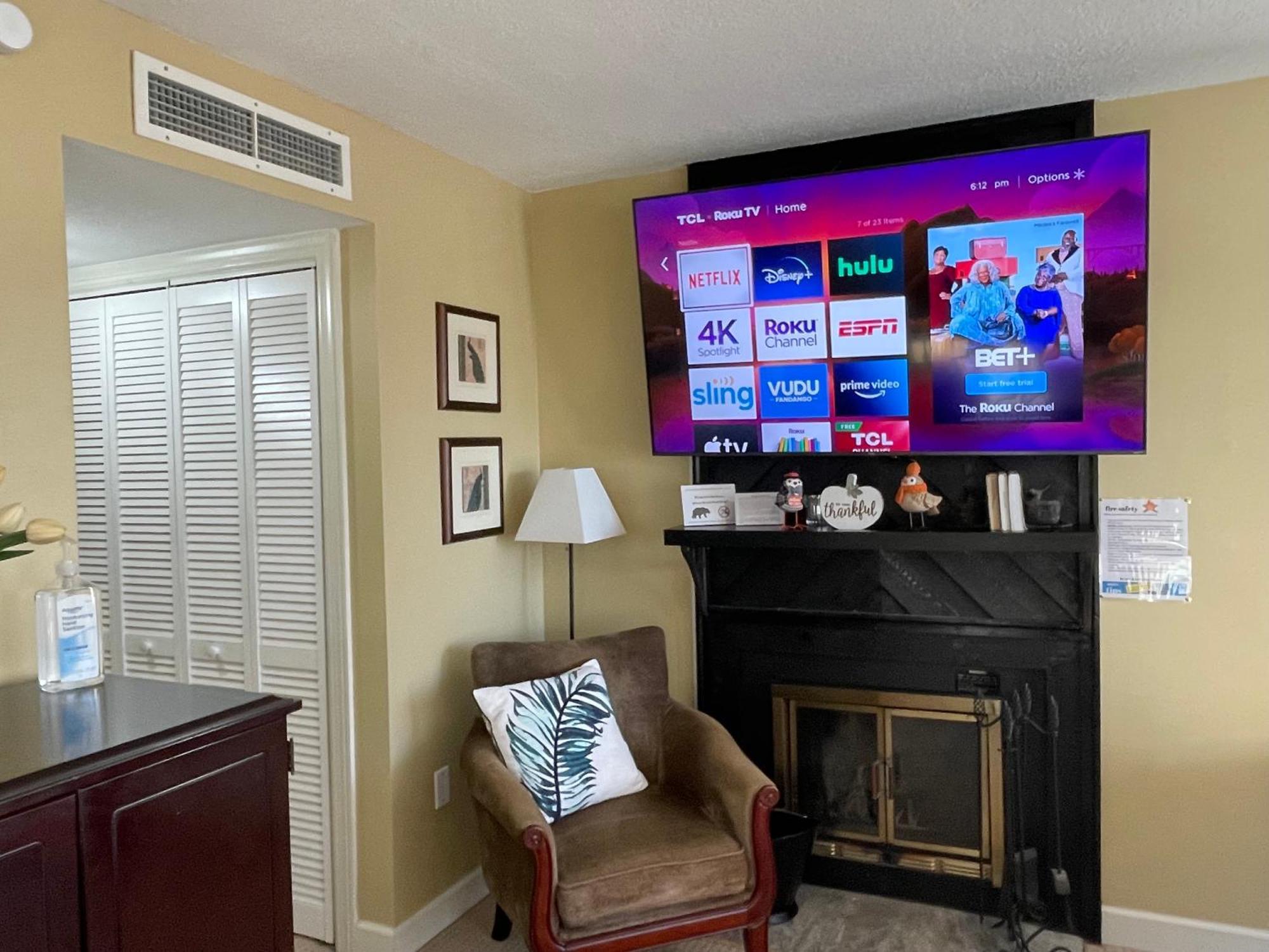 Summit Getaway For 2 With Amazing View!