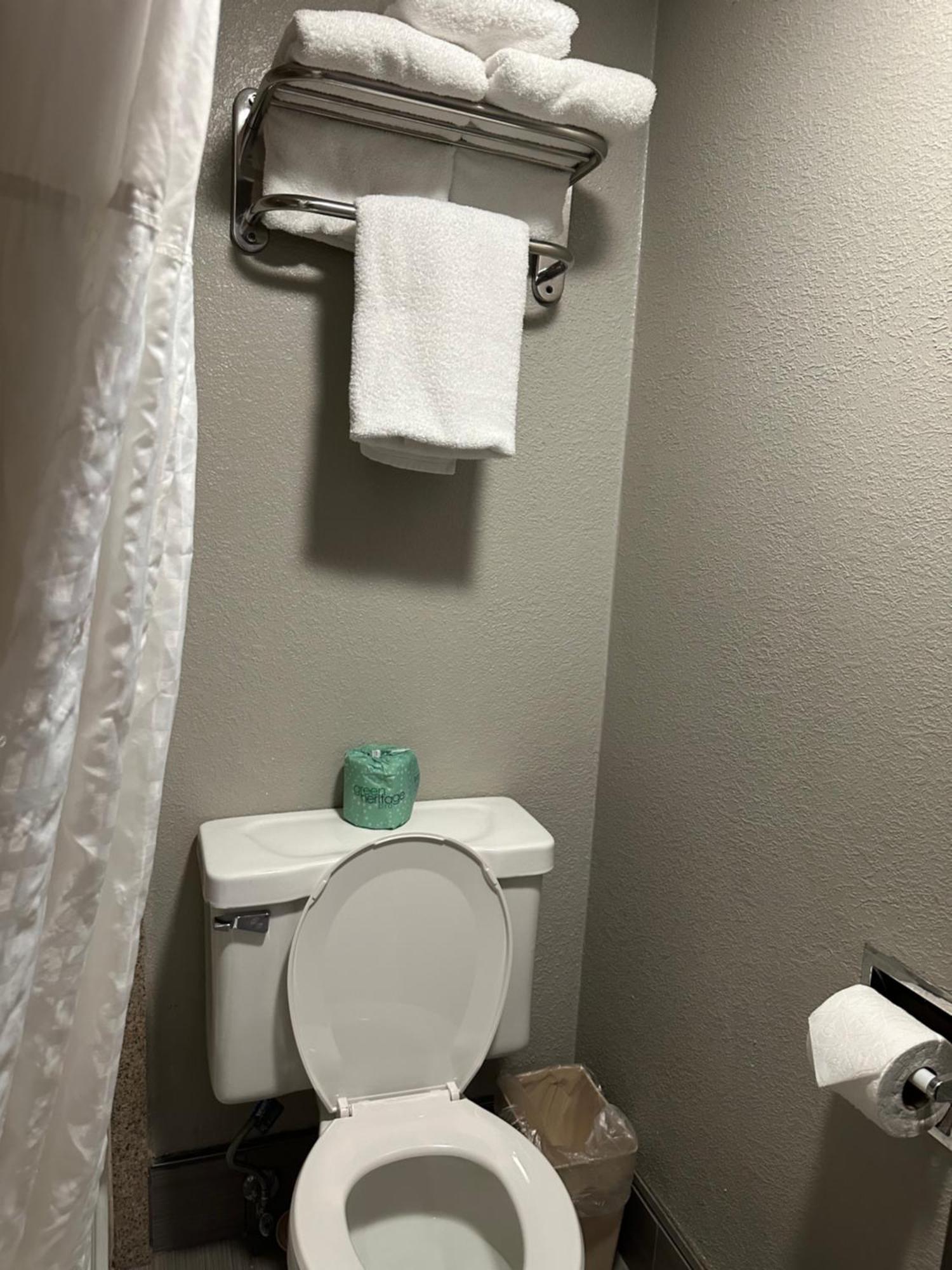 Hotel Days & By Wyndham Downtown Parkway