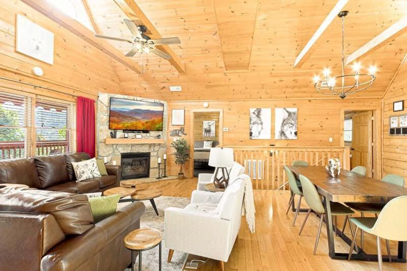 Movie Theater Hot Tub View Mountain Escape Holiday home *
